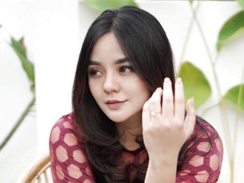 Ulang Tahun ke-32, 10 Pesona Gita Sinaga yang Kian Menawan