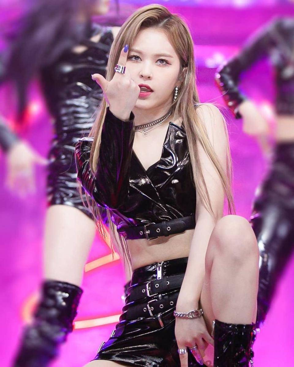 instagram.com/eu_everglow
