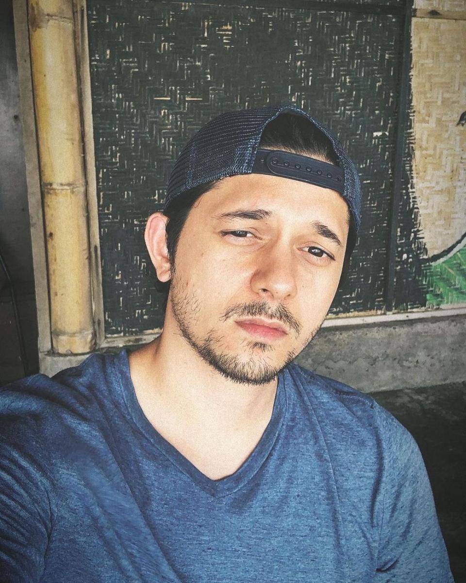 instagram.com/andrewandika