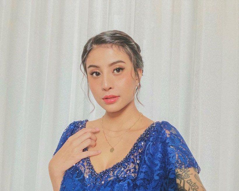 Instagram.com/Awkarin/