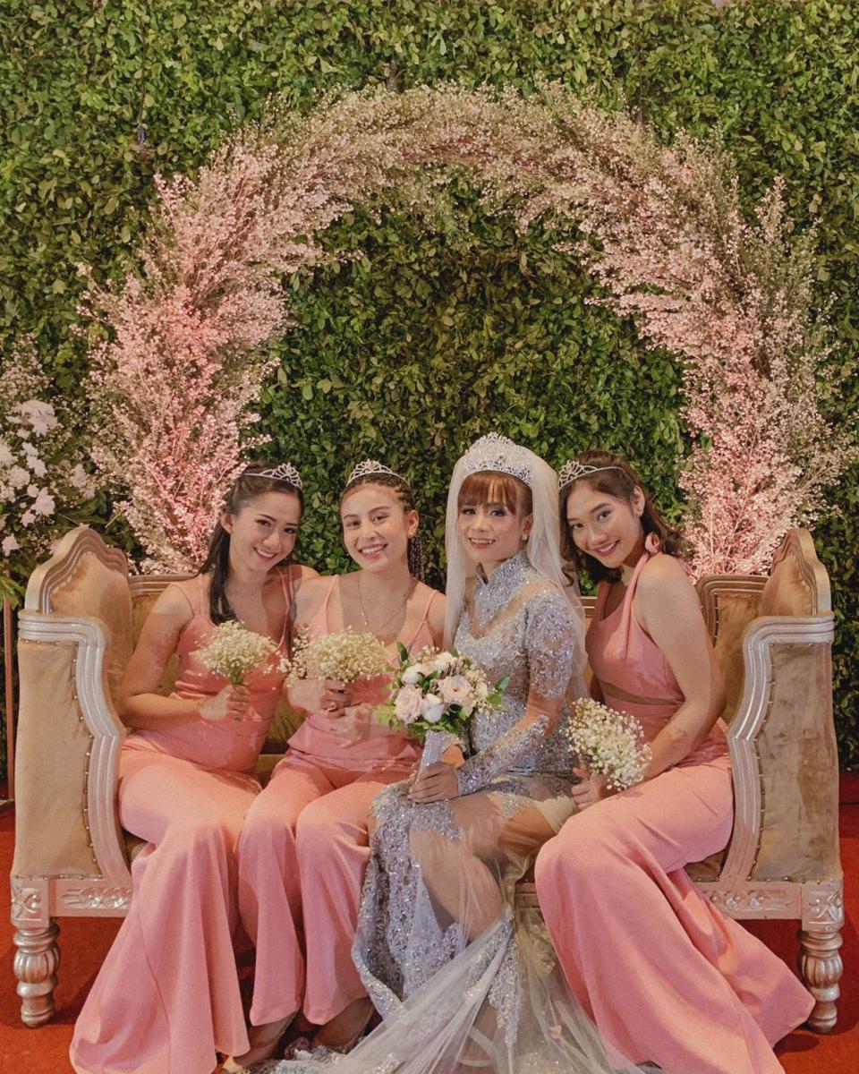 Instagram.com/Awkarin/