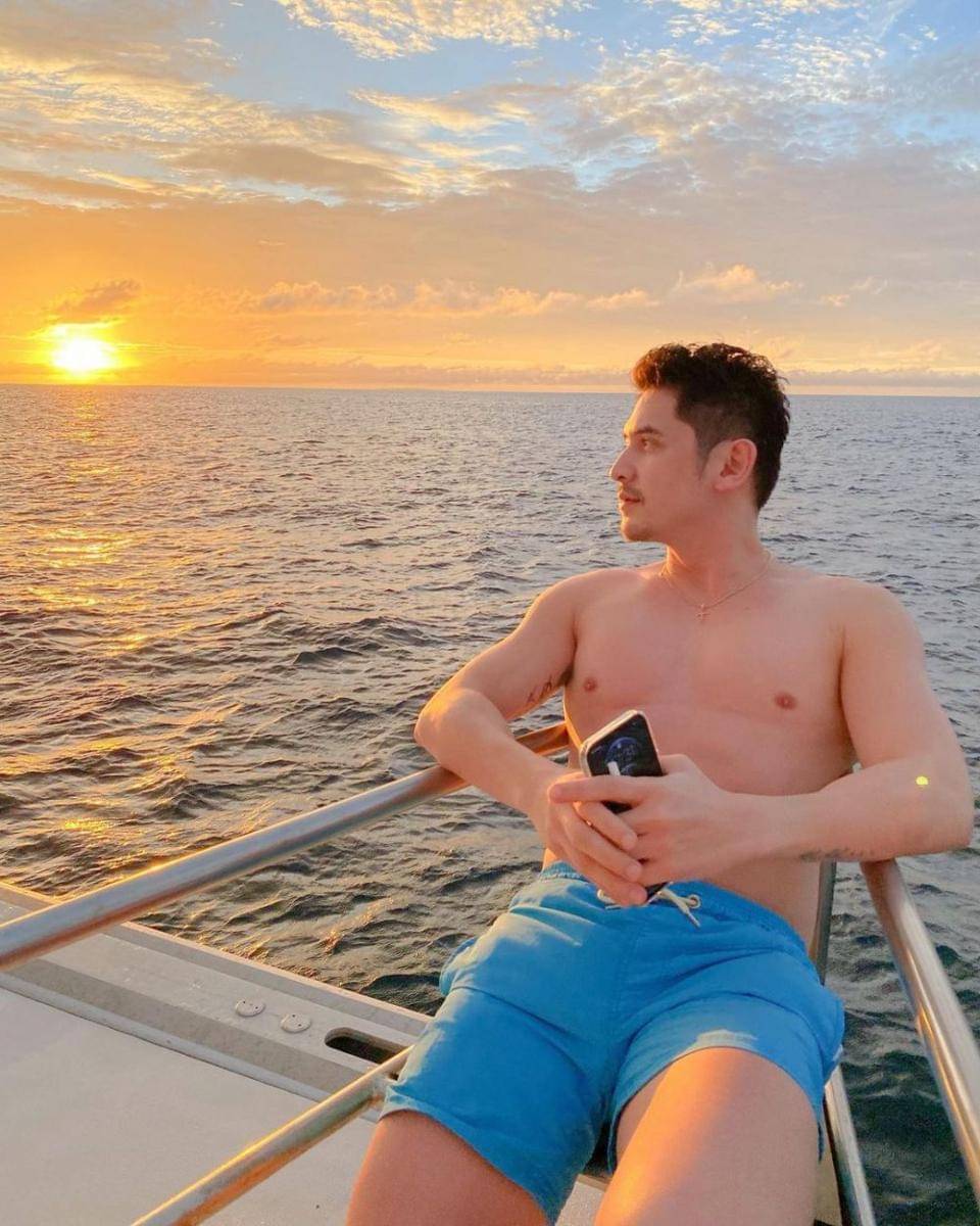 instagram.com/ahronvillena