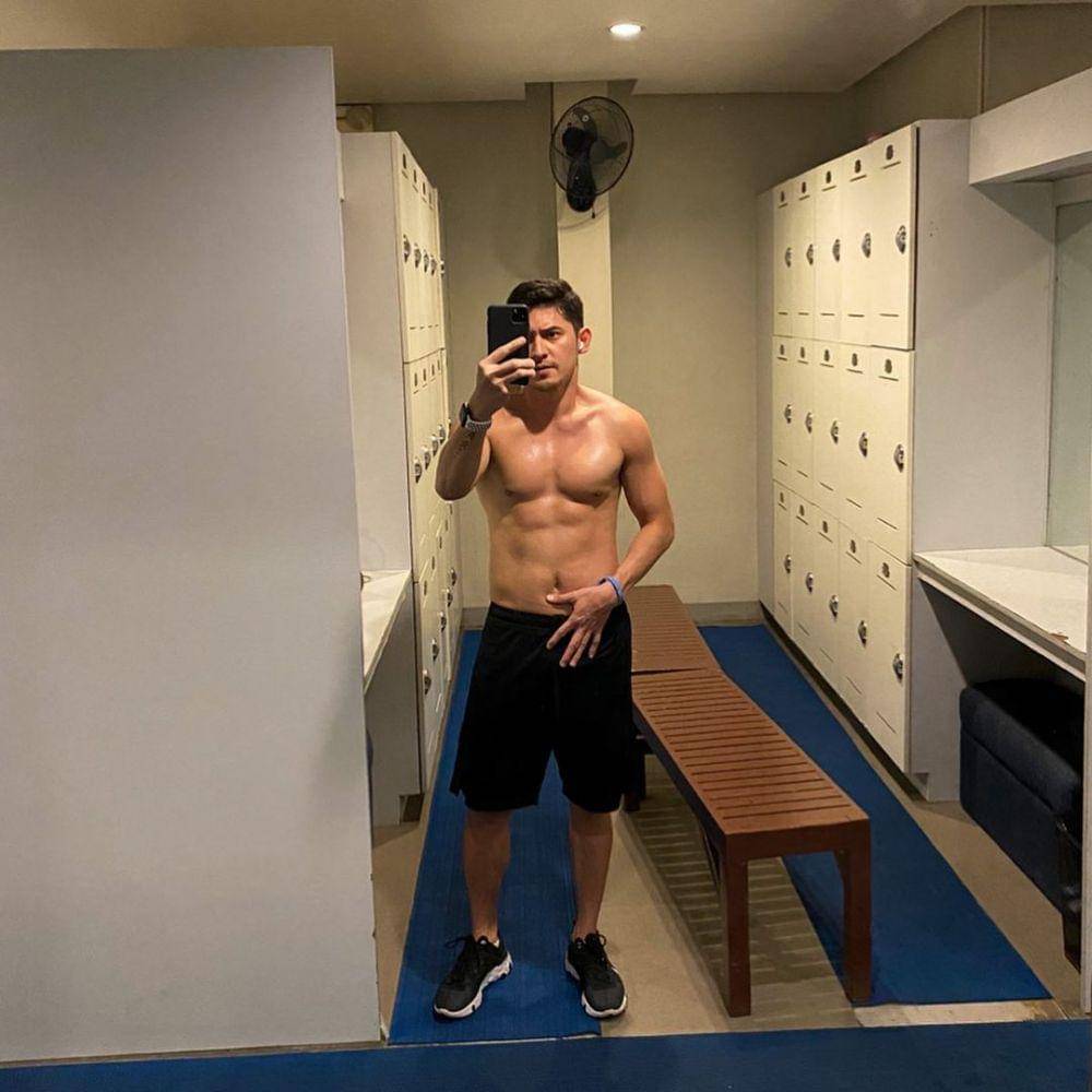 instagram.com/ahronvillena