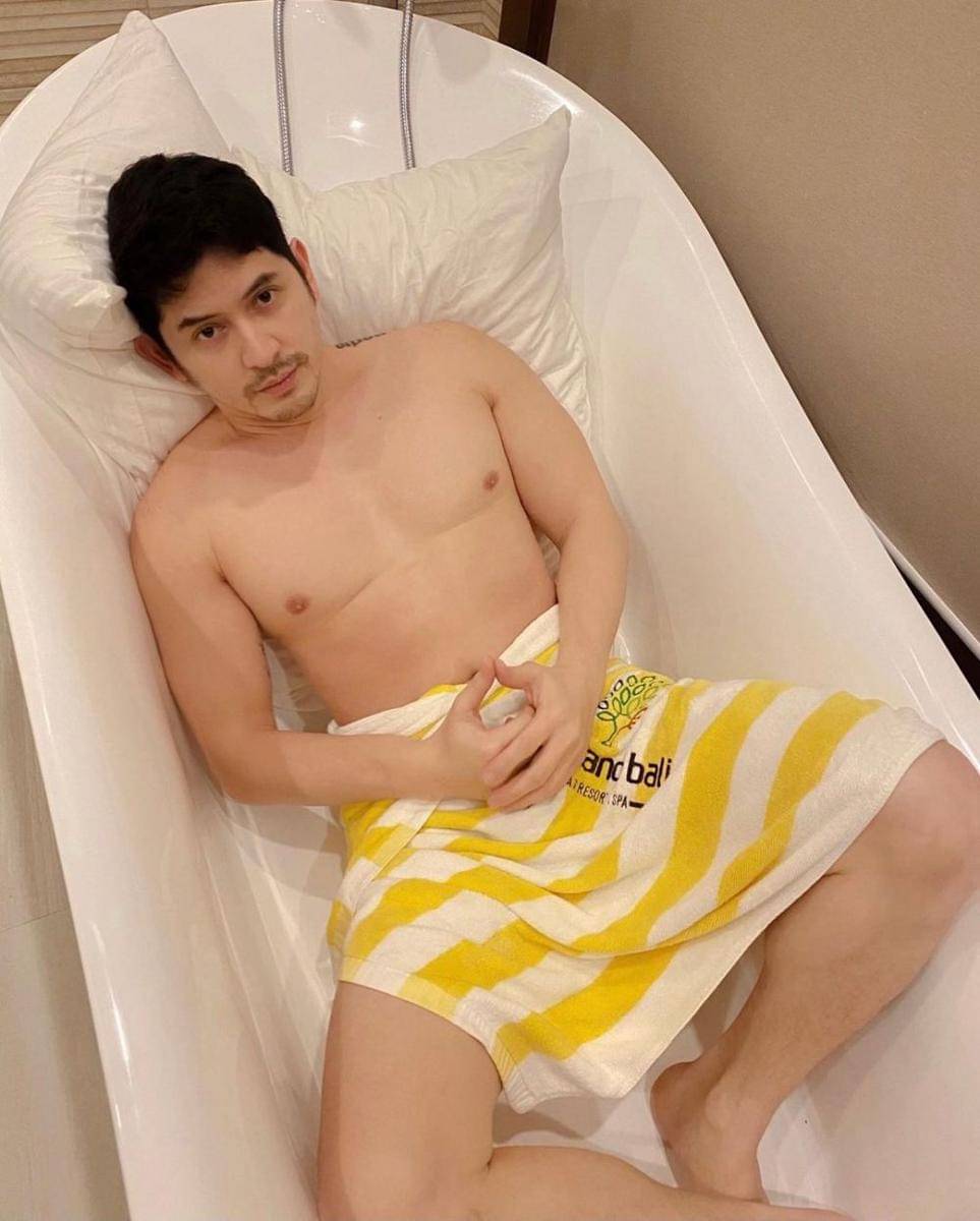 instagram.com/ahronvillena