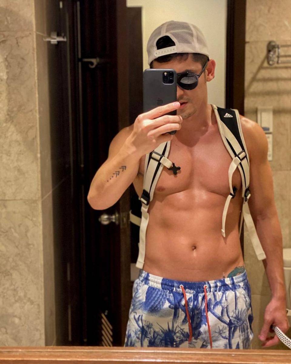 instagram.com/ahronvillena