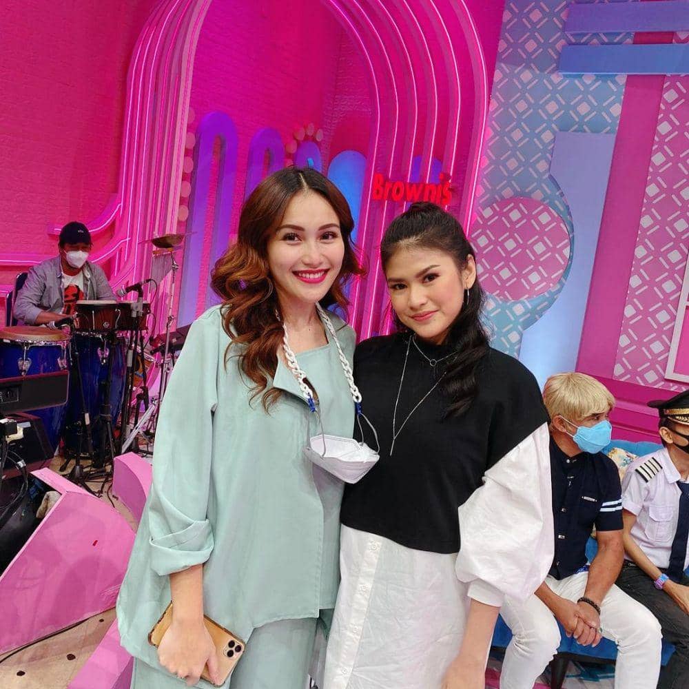 Instagram.com/ririmoeya_