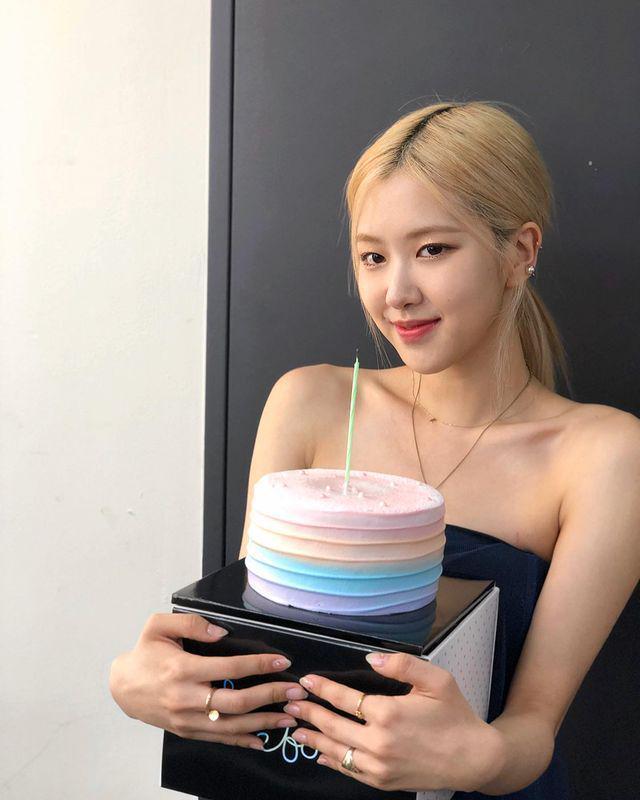 instagram.com/roses_are_rosie