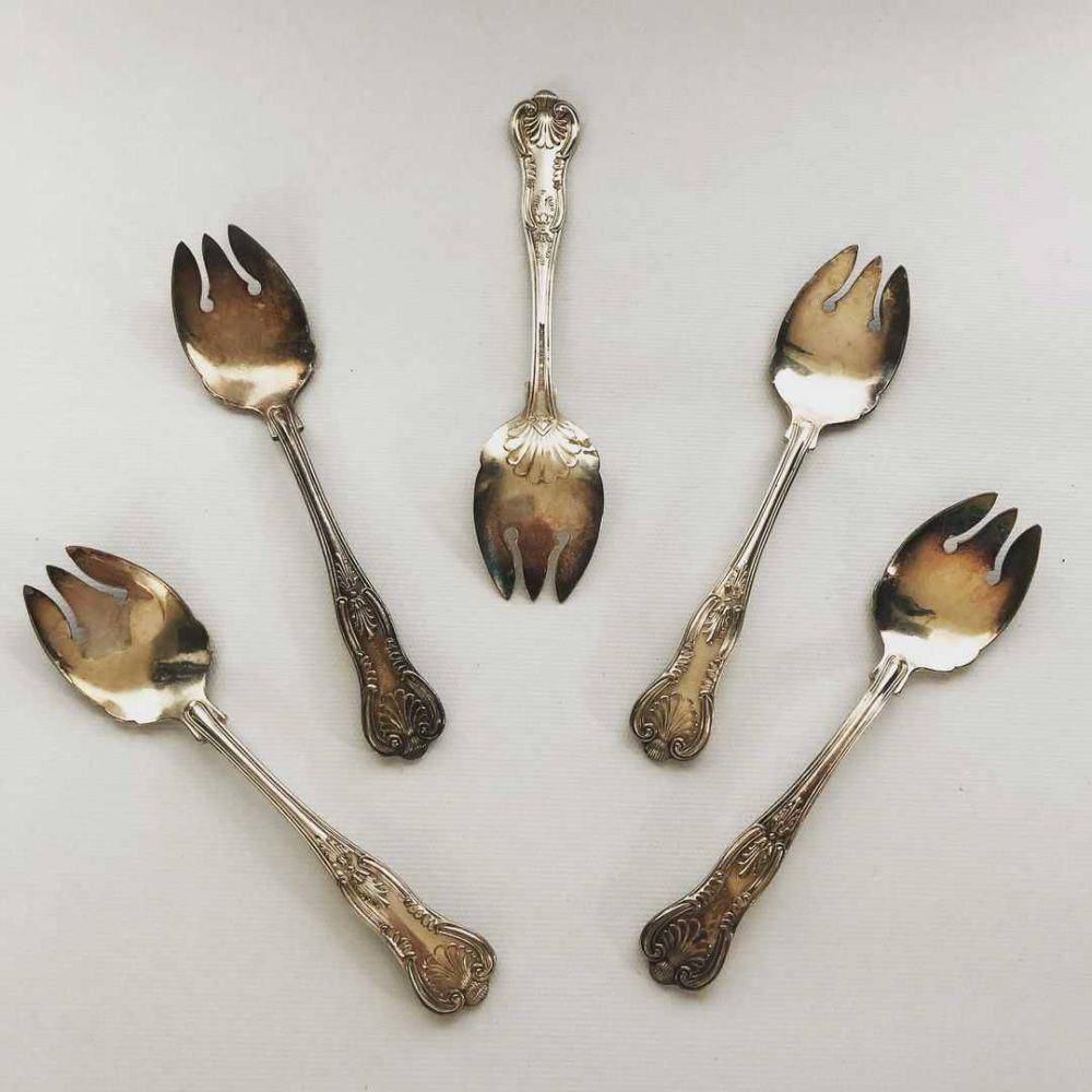 instagram.com/auroraartandantiques