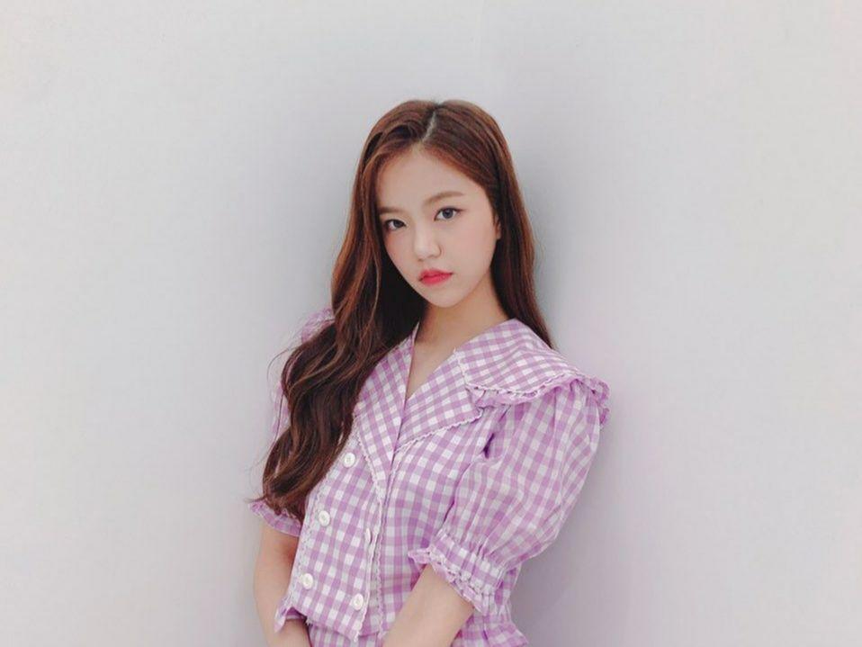 10 Potret Lena GWSN, Giant Maknae yang Bervisual Super Menawan