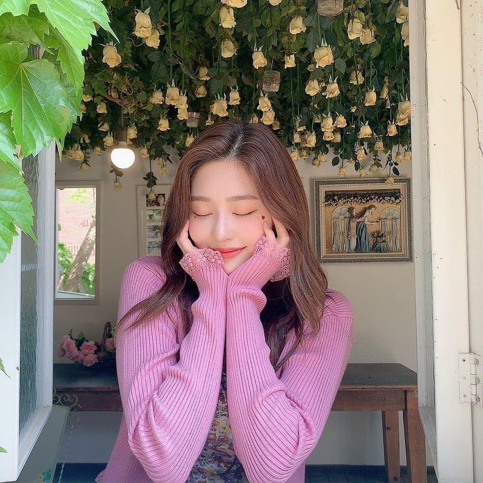 instagram.com/official_izone