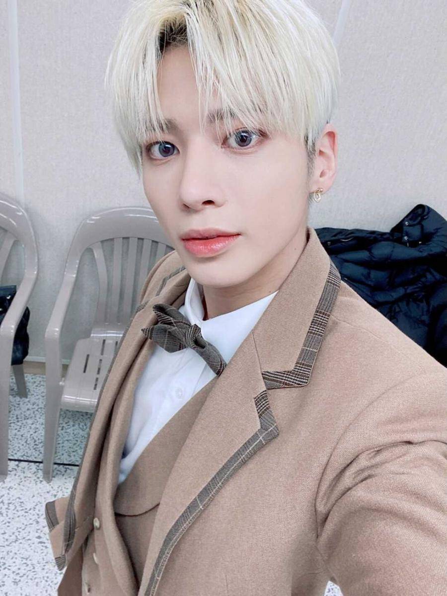 twitter.com/TXT_members