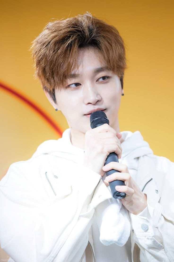 twitter.com/STA5LIGHT