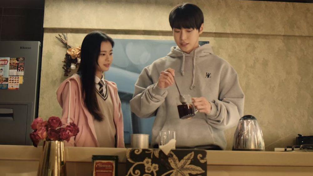 9 Potret Manis Doyoung NCT-Kim In Yi di Teaser Drama Curious Stalker