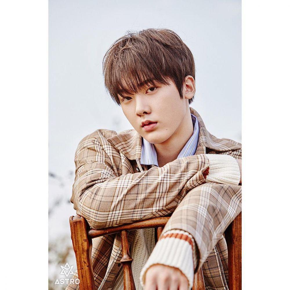 instagram.com/officialastro