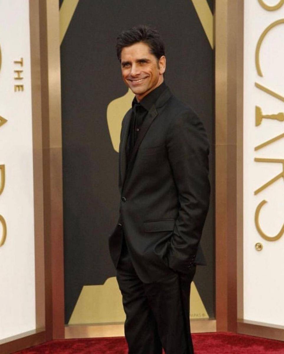 instagram.com/johnstamos