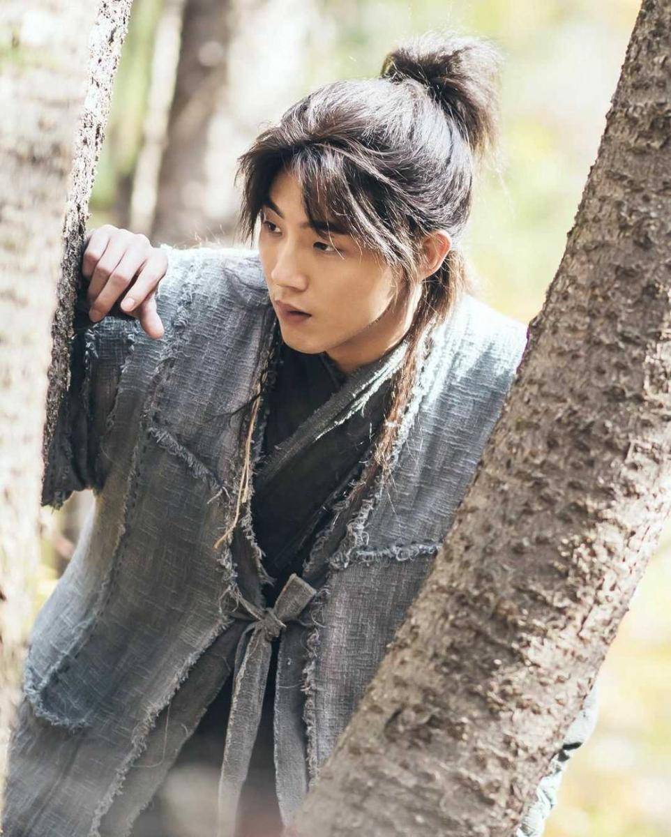 instagram.com/actor_jisoo