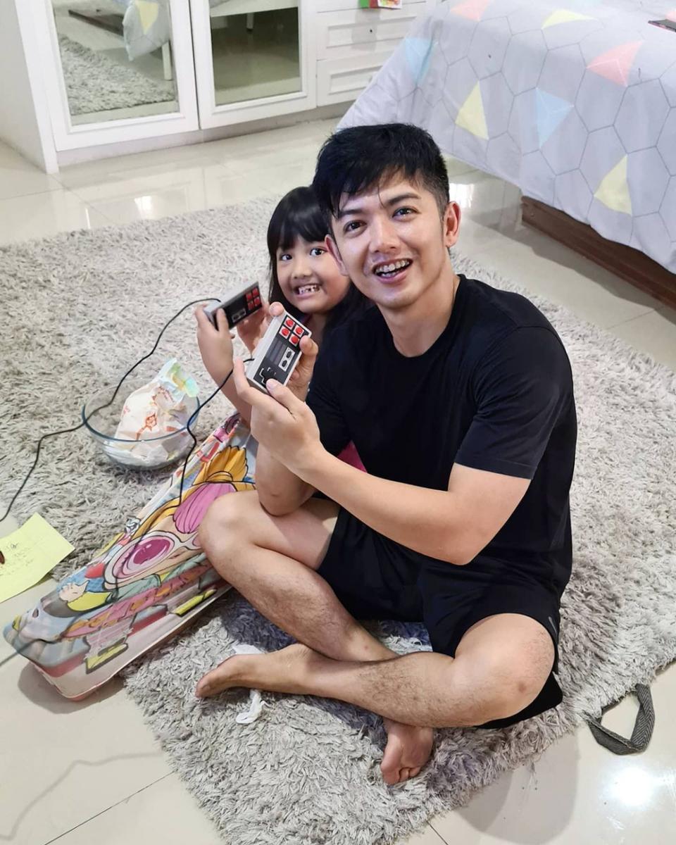 instagram.com/nickytirta
