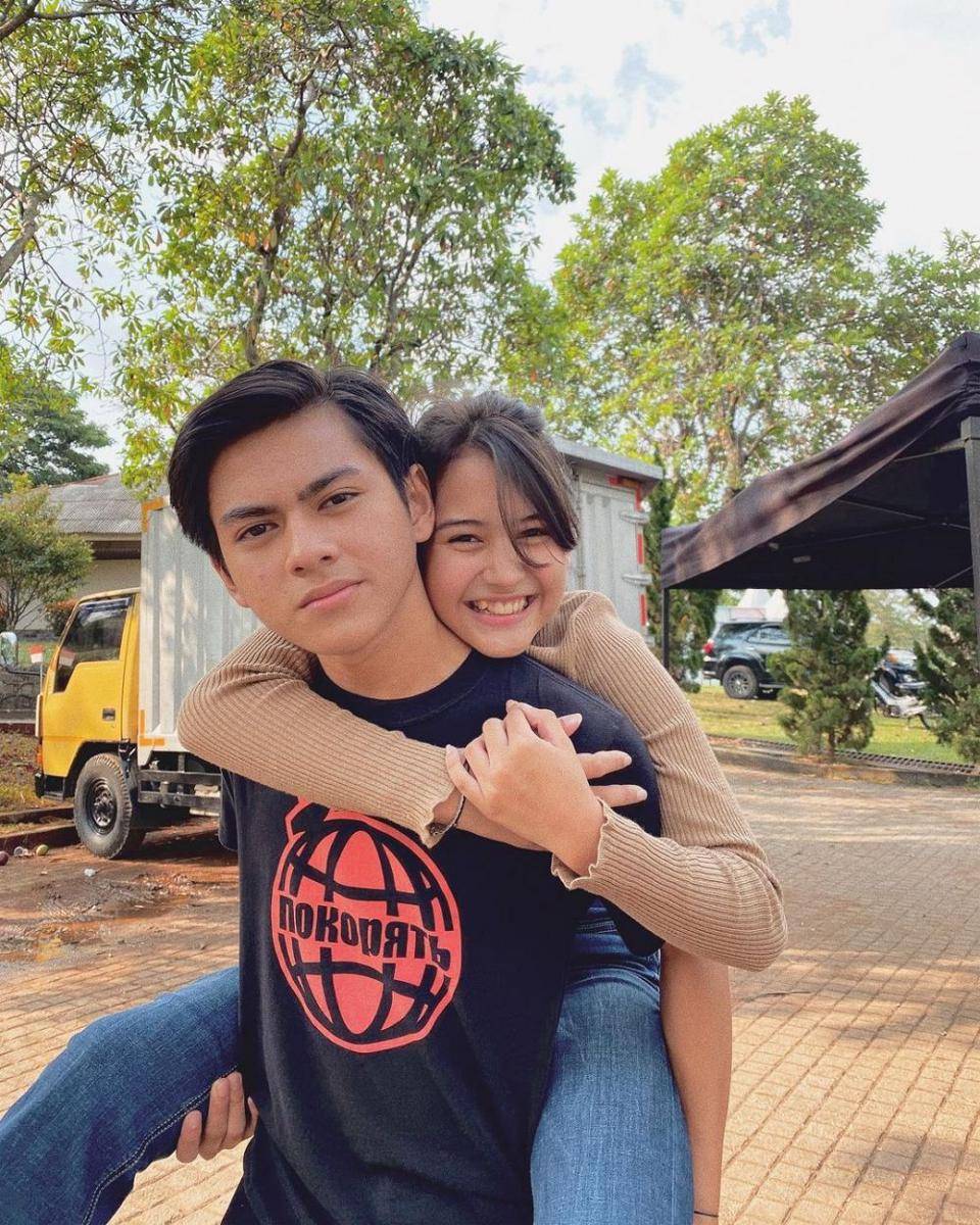 Rey Bong dan Sandrinna Michelle (instagram.com/rey_bong26)