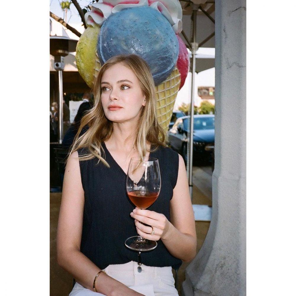 instagram.com/sara_paxton