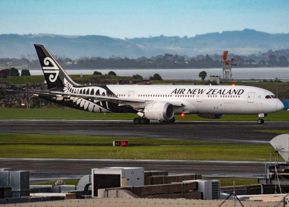 Air New Zealand di Bandara Auckland. instagram.com/akl.aviation/
