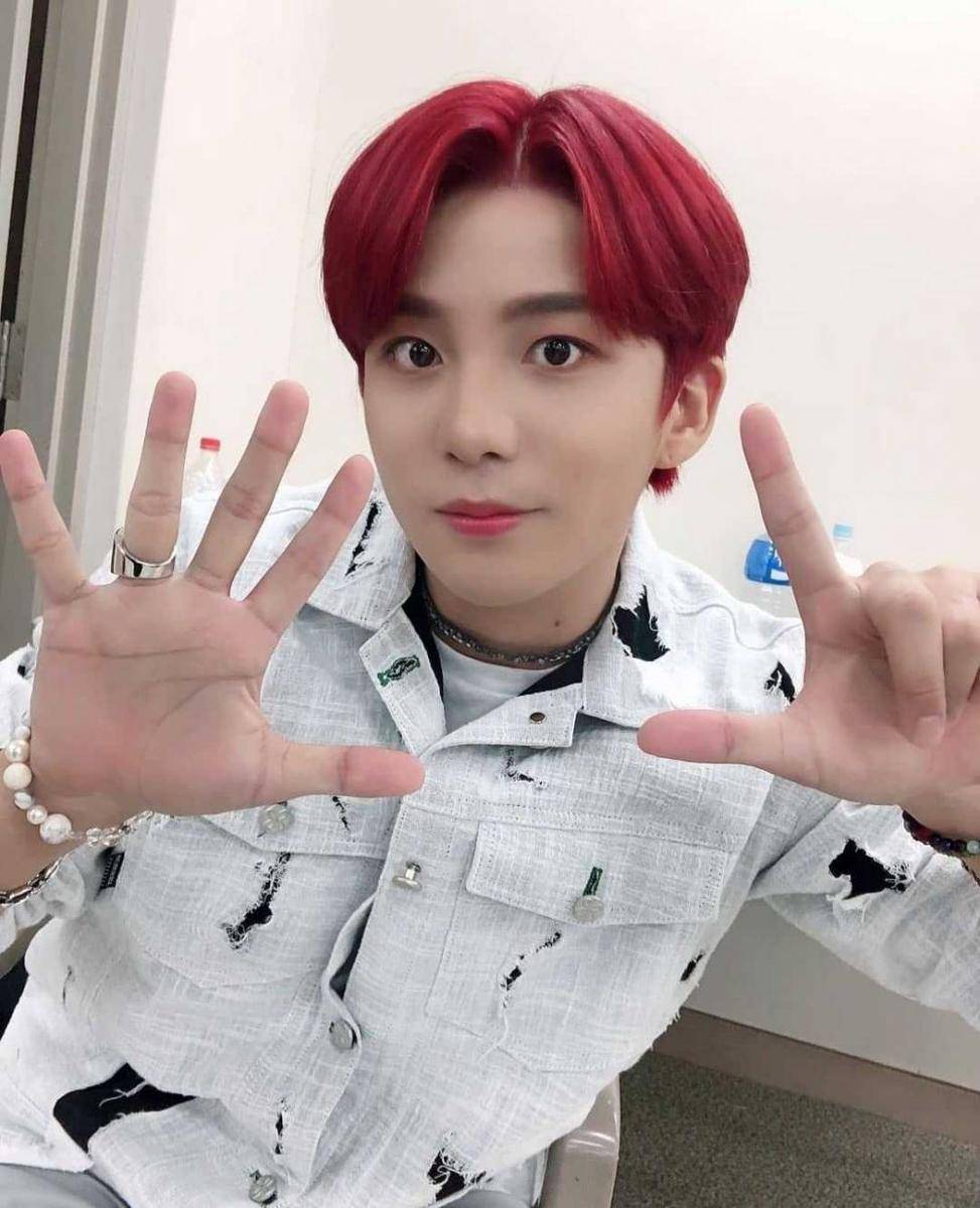 instagram.com/jongho.apple