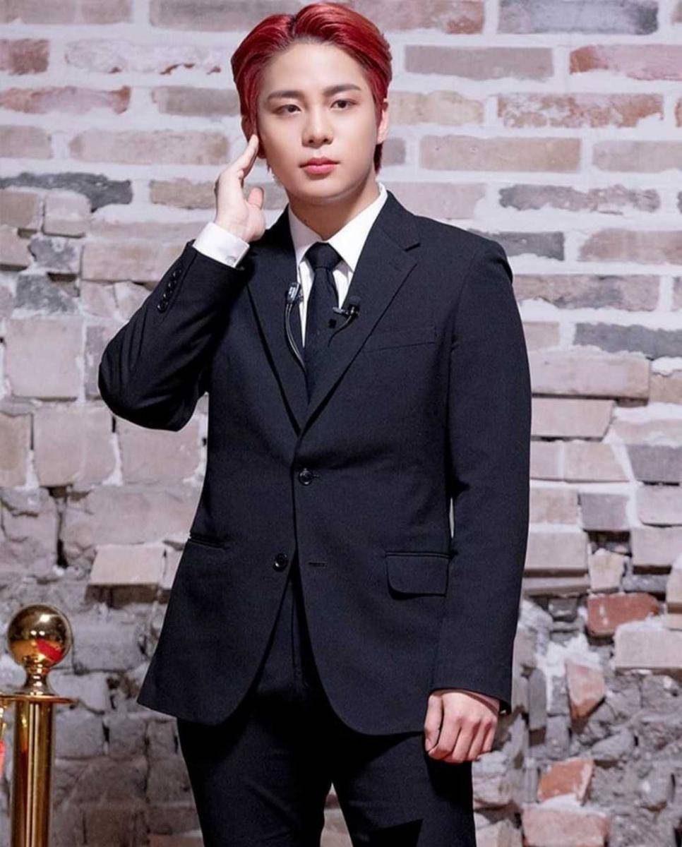instagram.com/jongho.apple