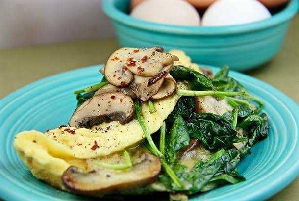 Resep Omelette Jamur Bayam yang Praktis Banget, Ide Menu Sarapan!