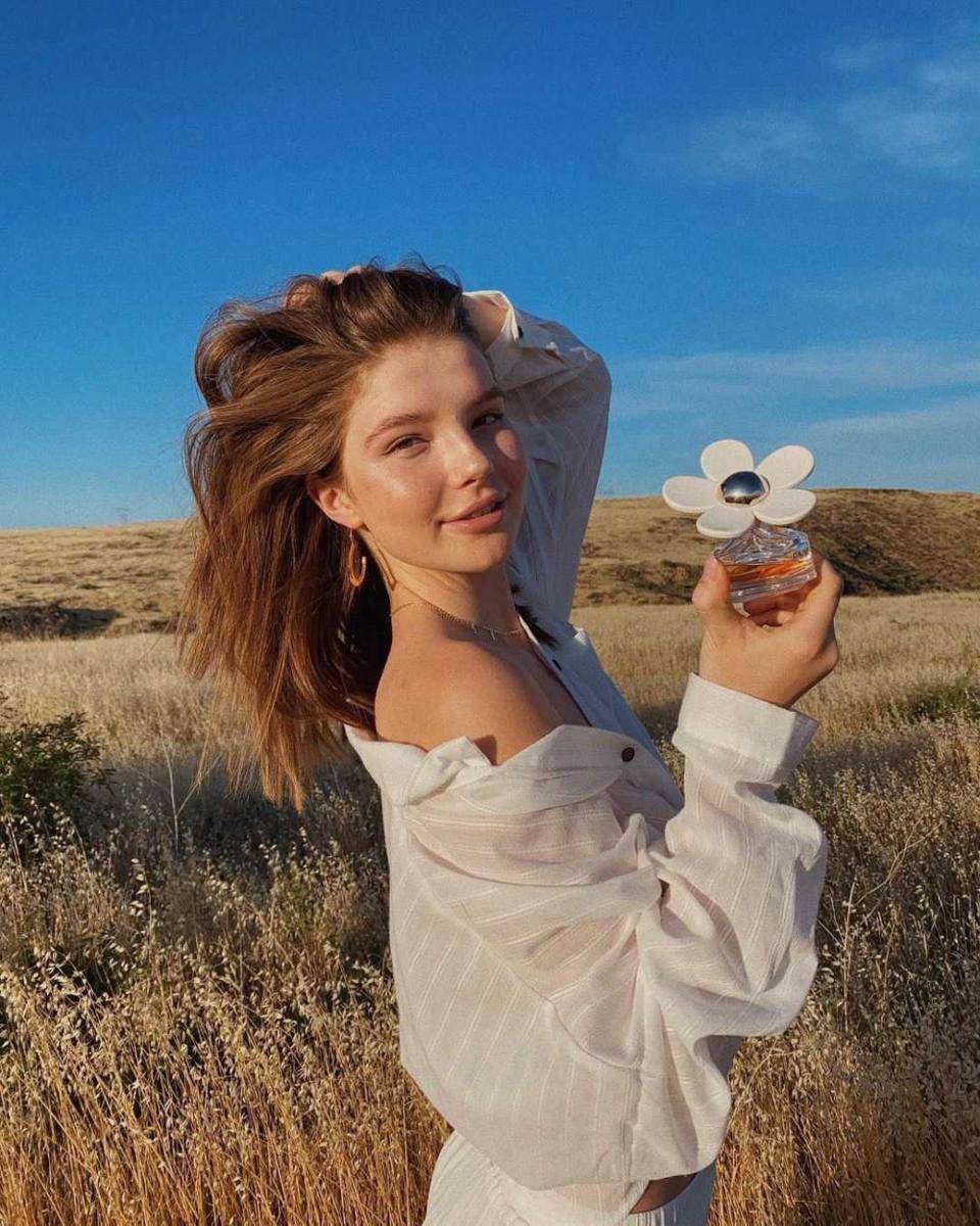 Ellie Thumann (Instagram.com/elliethumann)