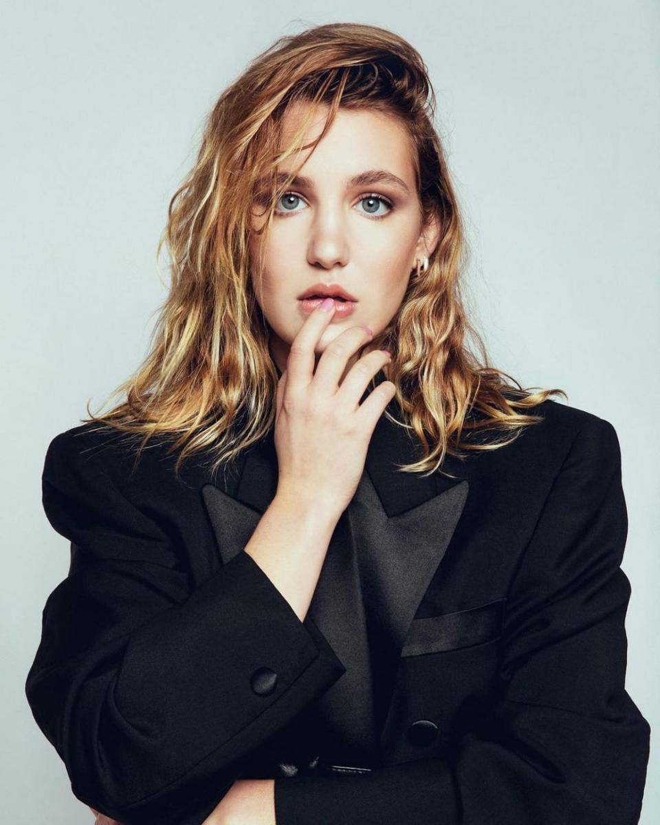 instagram.com/sophie__nelisse