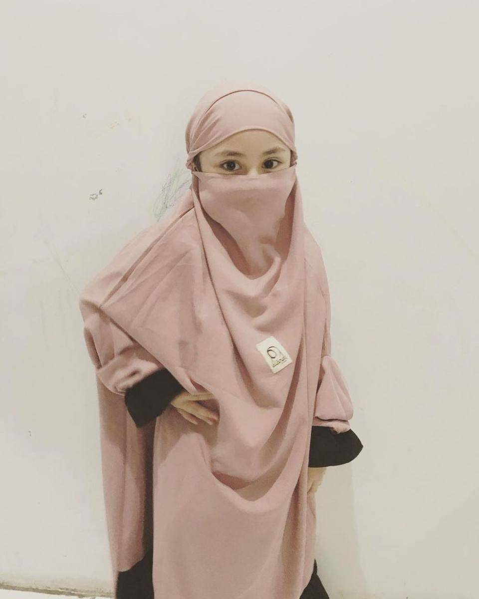 instagram.com/adenbajaj