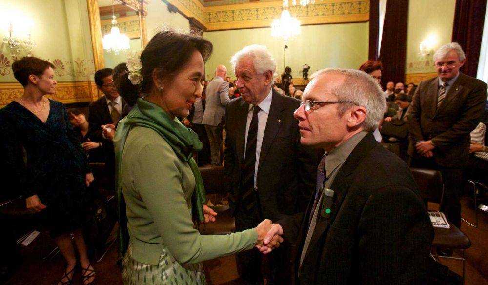 Sean Turnell dan Suu Kyi. (Twitter.com/Michael Fullilove)