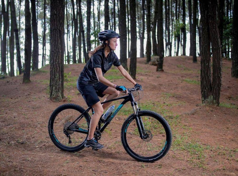 Facebook.com/nadinelist