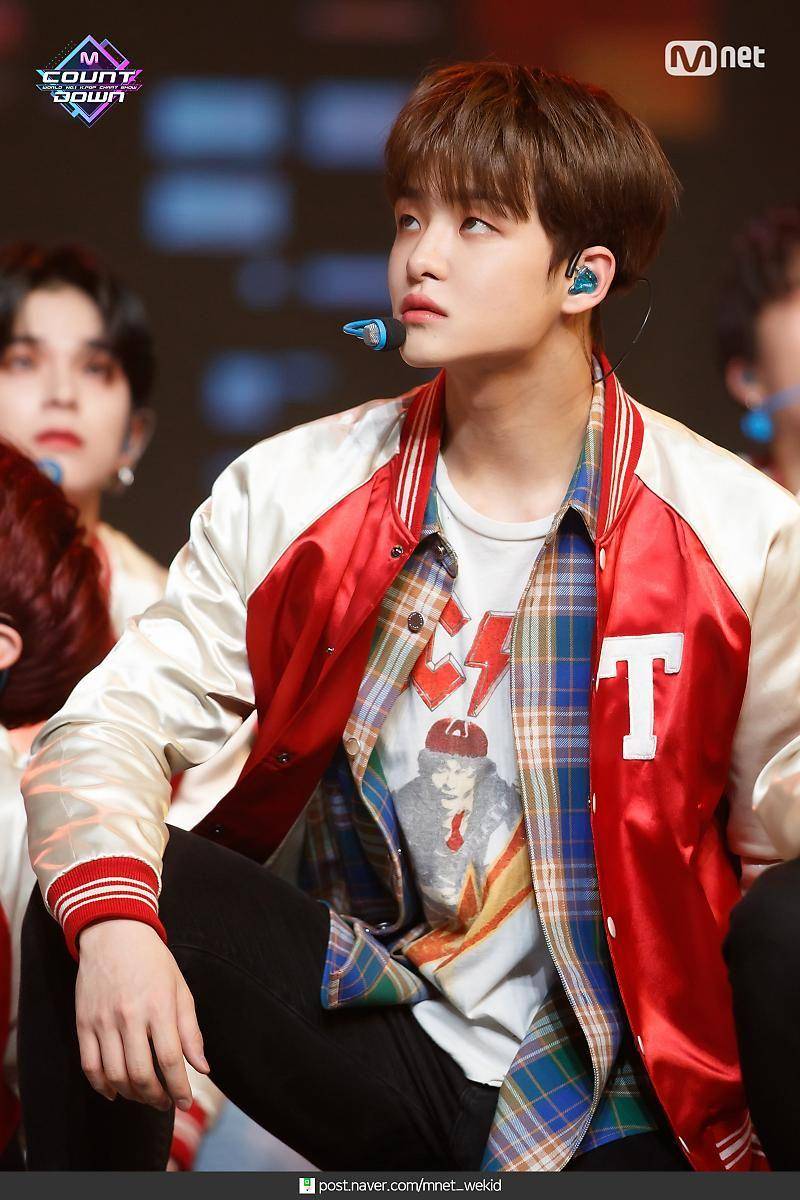 twitter.com/picturesjihoon
