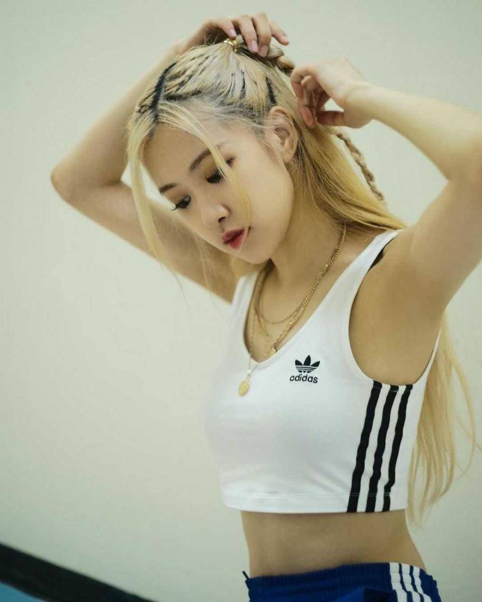 instagram.com/roses_are_rosie