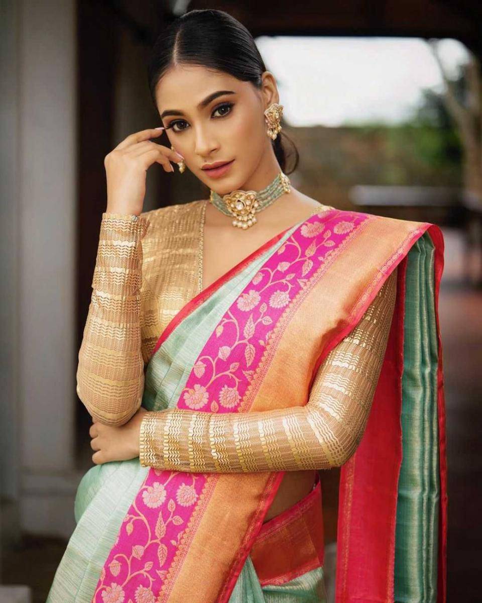 Instagram.com/anukreethy_vas