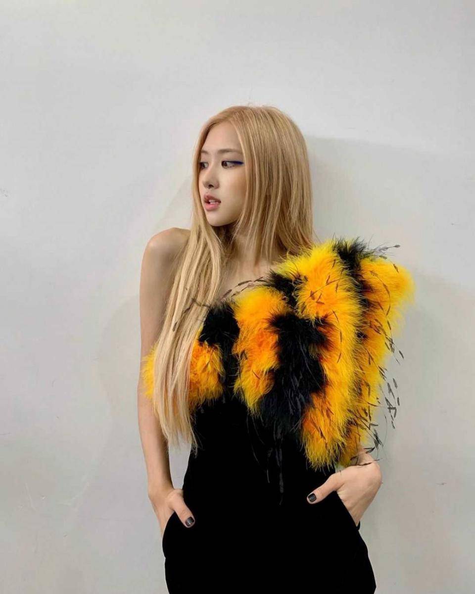 instagram.com/roses_are_rosie