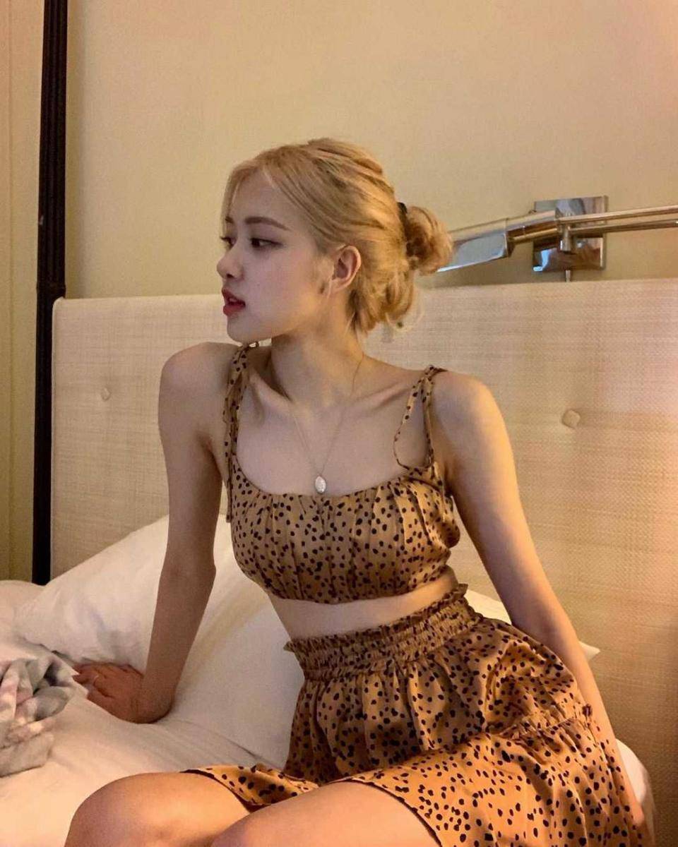 instagram.com/roses_are_rosie