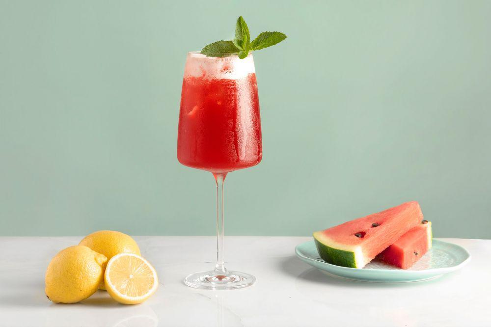 10 Inspirasi Minuman Berbahan Semangka yang Bisa Kamu Buat di Rumah