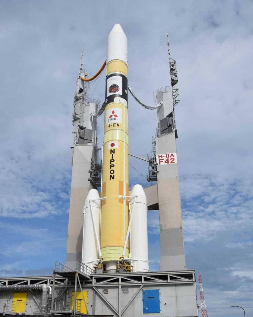 Roket untuk mengirim pesawat antariksa UAE. (Instagram.com/nkknspace)
