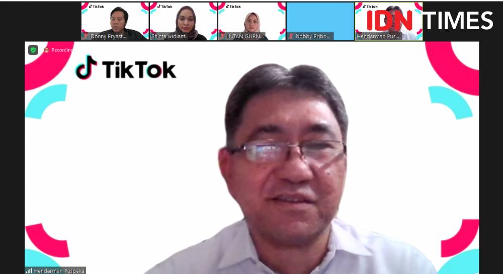 Hendarman, Kepala Pusat Penguatan Karakter Kemendikbud saat sedang menjadi narasumber dalam acara Media Briefing bertema "Peran Orangtua Ciptakan Lingkungan Siber Aman". 10 Februari 2021. IDNTimes/M. Tarmizi Murdianto