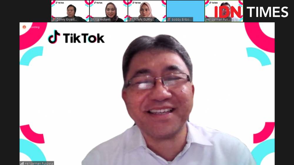 Hendarman, Kepala Pusat Penguatan Karakter Kemendikbud saat sedang menjadi narasumber dalam acara Media Briefing bertema "Peran Orangtua Ciptakan Lingkungan Siber Aman". 10 Februari 2021. IDNTimes/M. Tarmizi Murdianto