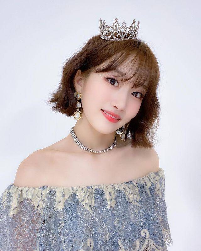 instagram.com/redsquare.official