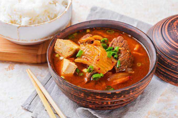 Resep Sup Kimchi yang Hangat dan Pedas, Bikin Ngiler!