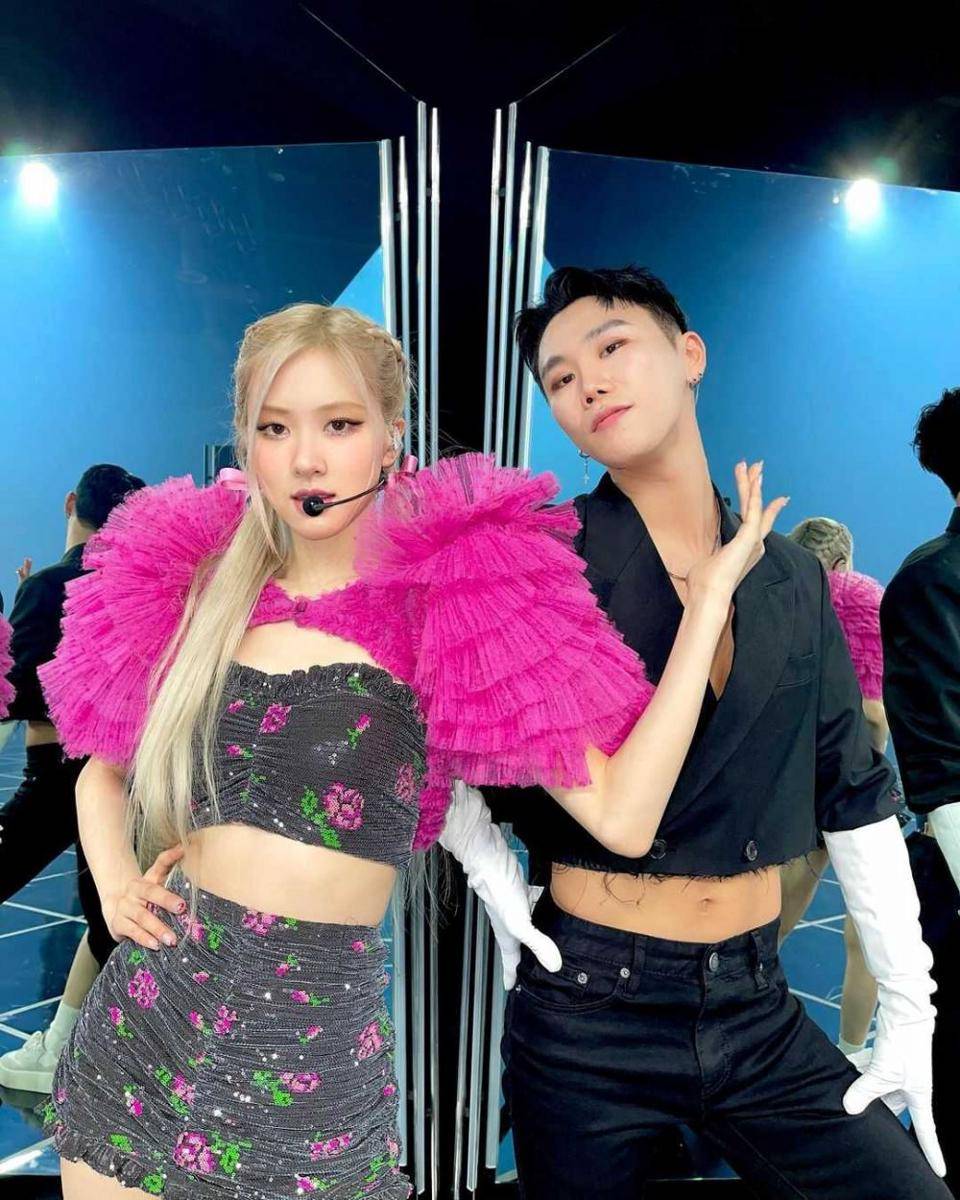 instagram.com/roses_are_rosie