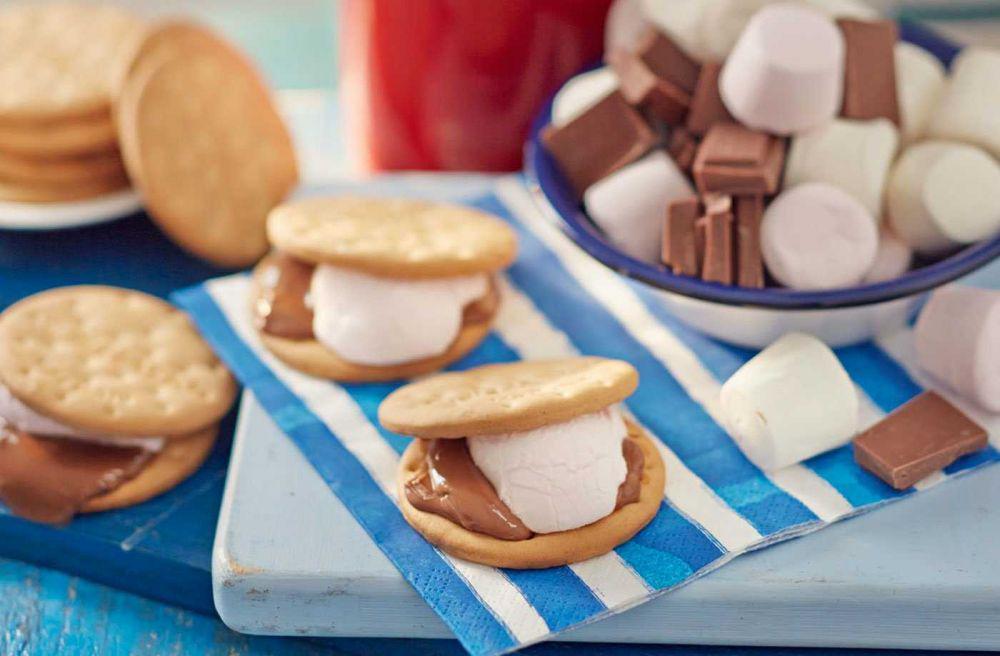 5 Cara Nikmati S'mores, Makanan Kemah dari Marshmallow yang Legit!