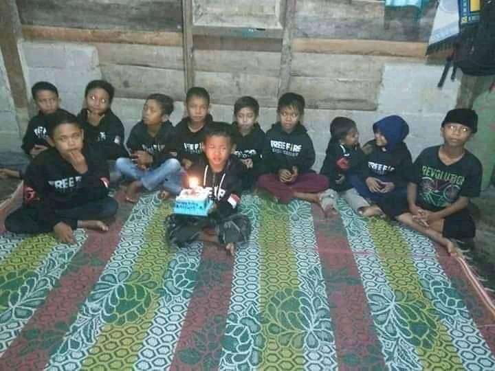 twitter.com/sosmedkeras