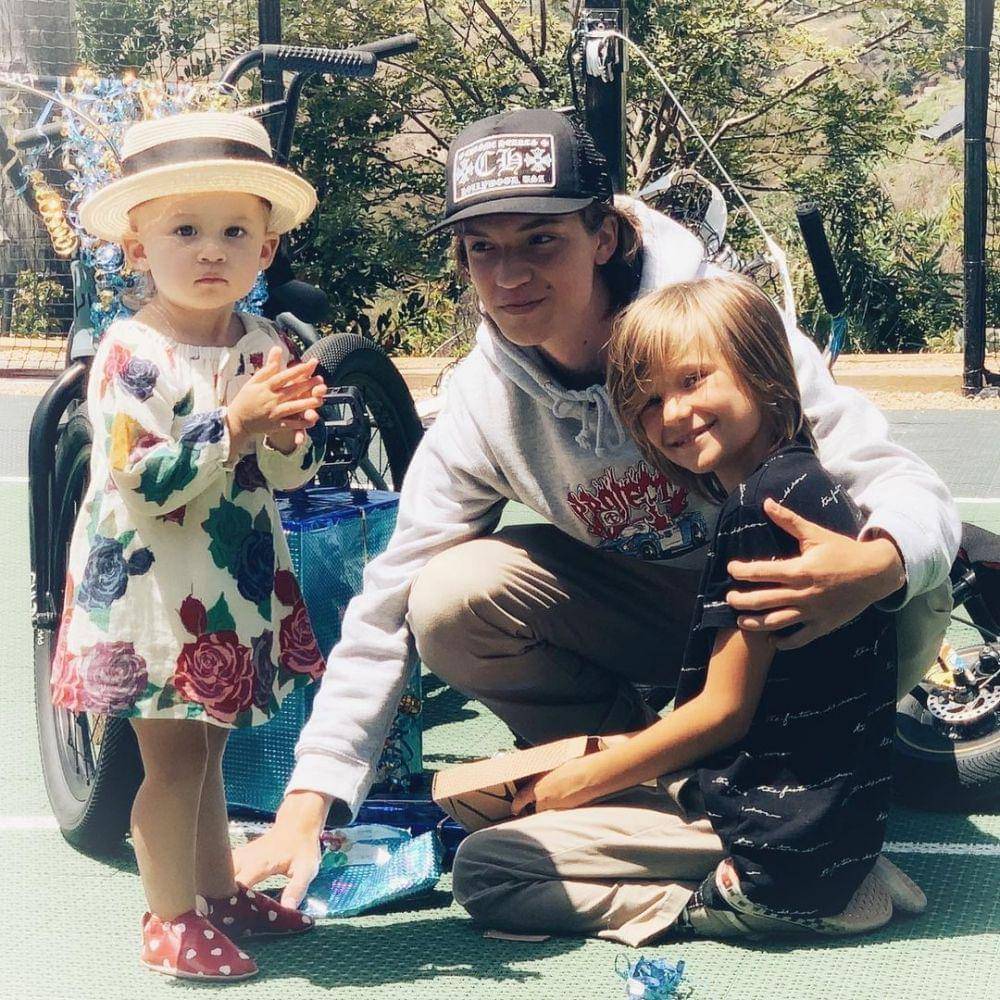 instagram.com/katehudson