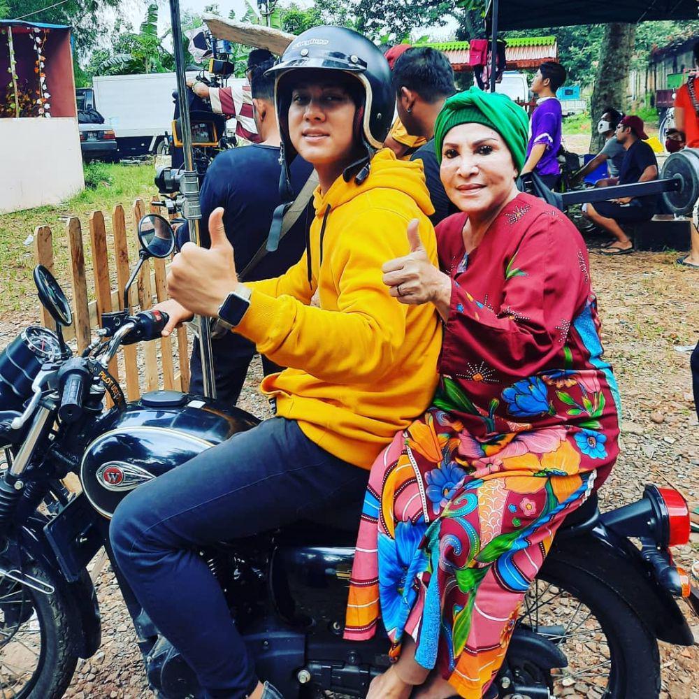 https://www.instagram.com/mpok.atiek/?hl=en