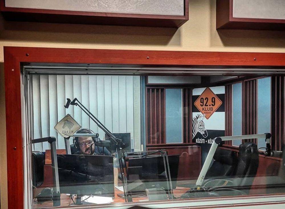Suasana stasiun radio Klubradio di Budapest, Hungaria. instagram.com/klubradio/