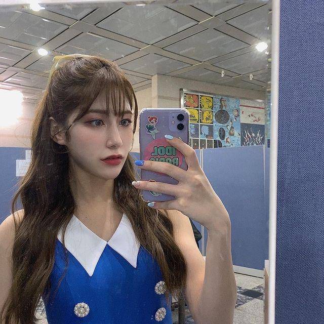 instagram.com/redsquare.official